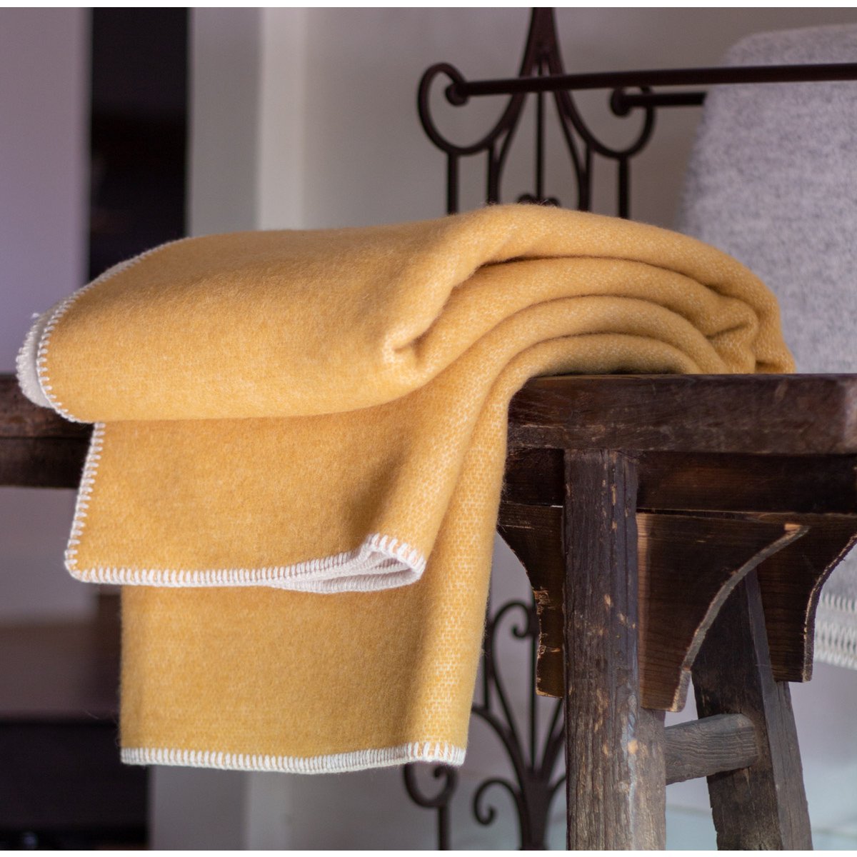 Wollen beddeken MISTED GEEL MoST Blankets