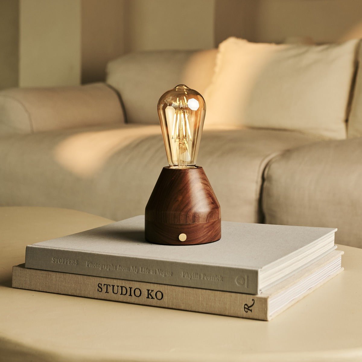 ZAVI WALNAUT Oplaadbare LED-tafellamp-Draadloos, dimpelbare, 100-uur batterij Tavellio - Amsterdam