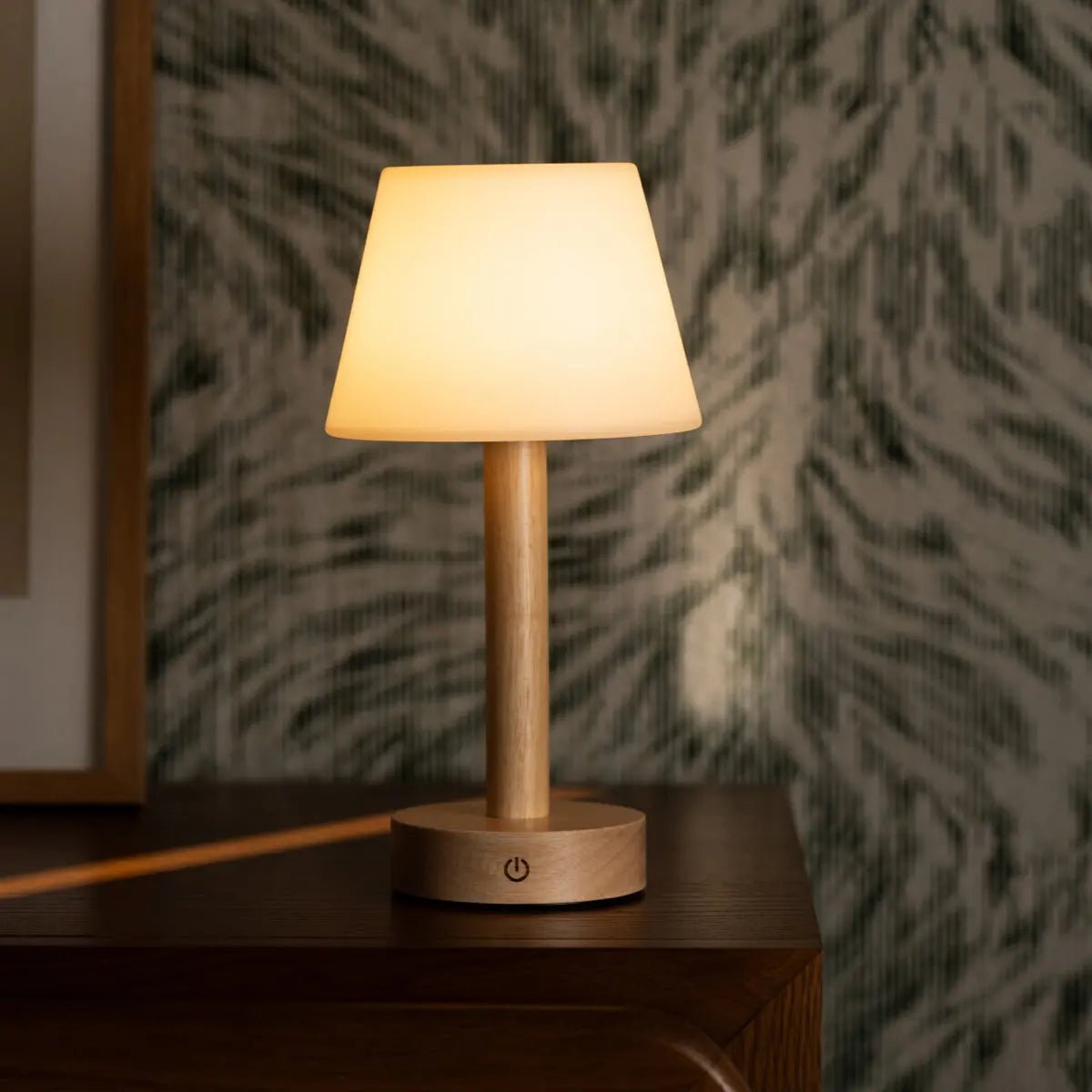 zoë tafellamp – lichtbruin hout – draadloos en dimbaar – 80 uur lichtduur Tavellio - Amsterdam