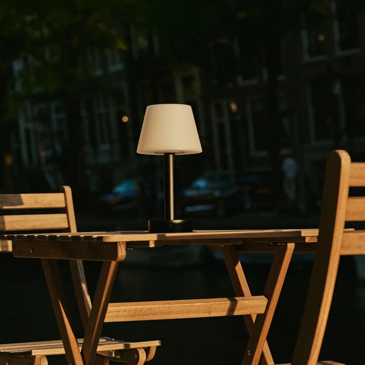 Zoë Zwarte Houten Oplaadbare Tafellamp | Dimbaar en draagbaar | Batterijduur van 80 uur Tavellio - Amsterdam