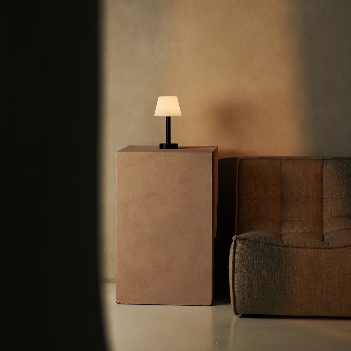 Zoë Zwarte Houten Oplaadbare Tafellamp | Dimbaar en draagbaar | Batterijduur van 80 uur Tavellio - Amsterdam