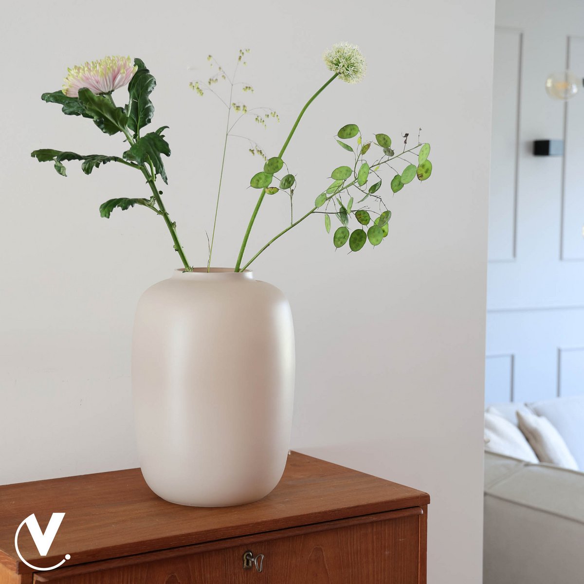 Vase The World