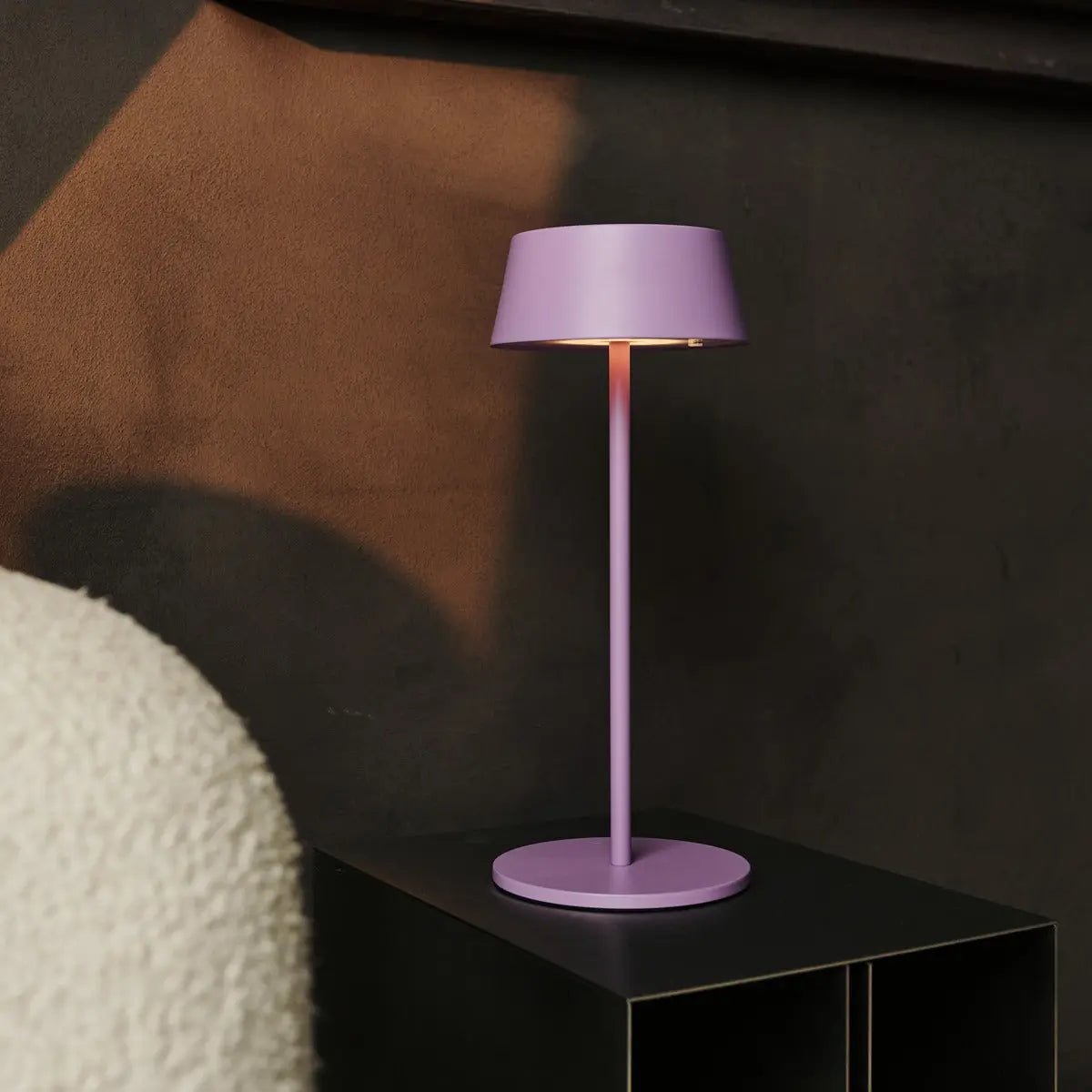 Hugo Violet Lila Oplaadbare Tafellamp | Stijlvolle, dimbare lamp en draadloos Tavellio - Amsterdam