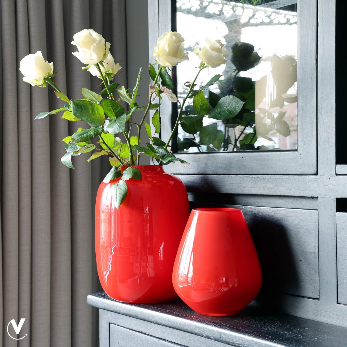 Vaas - Artic bright red Vase The World