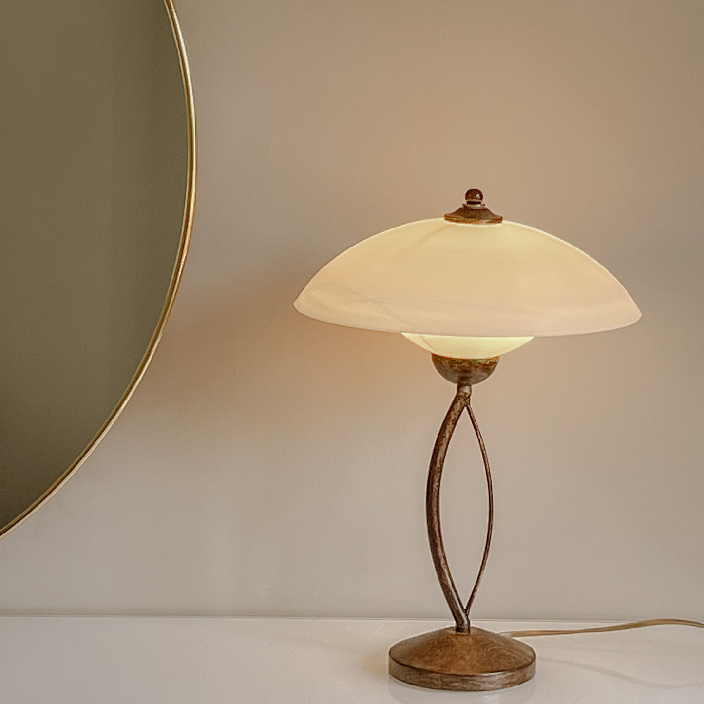 pre-loved - table lamp