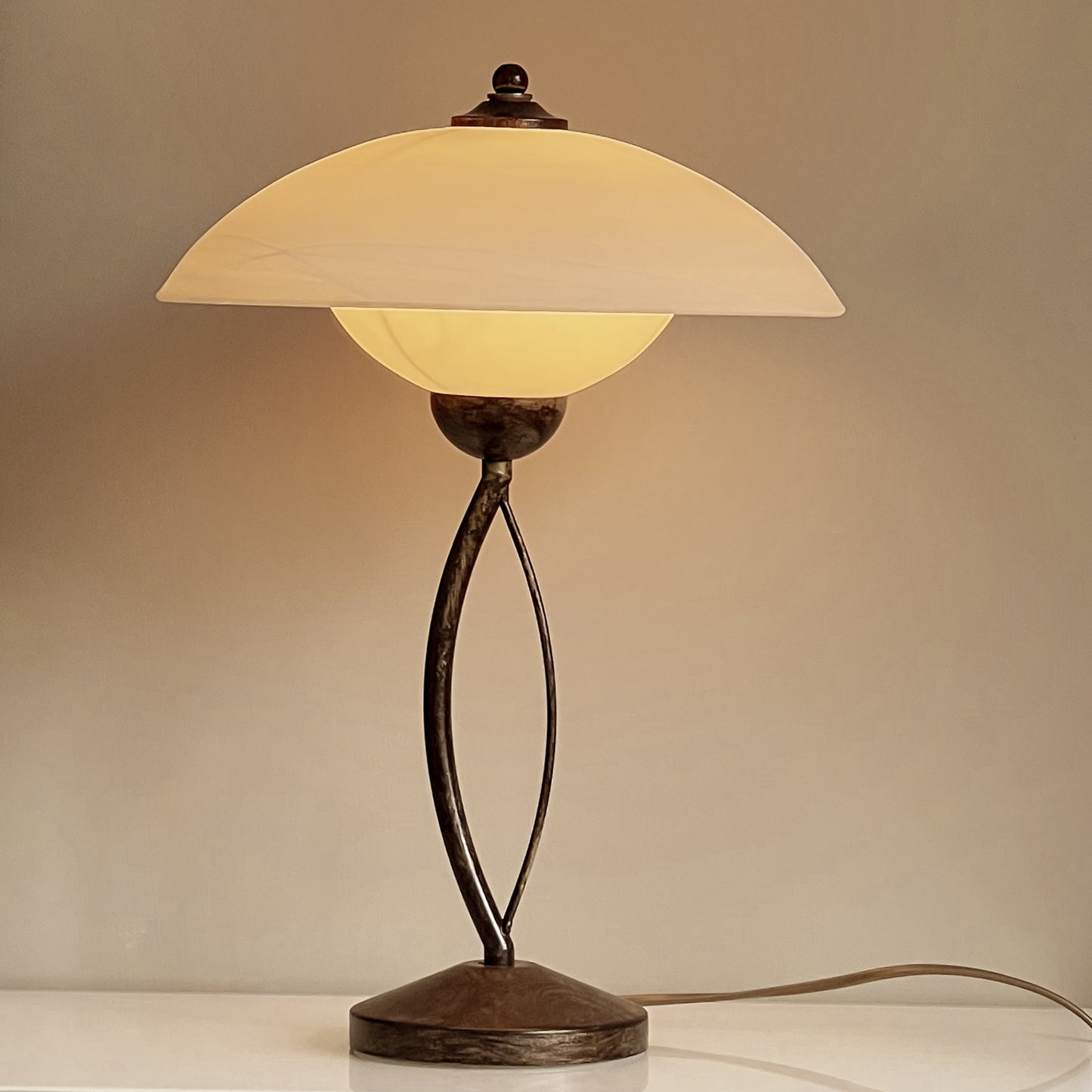 pre-loved - table lamp