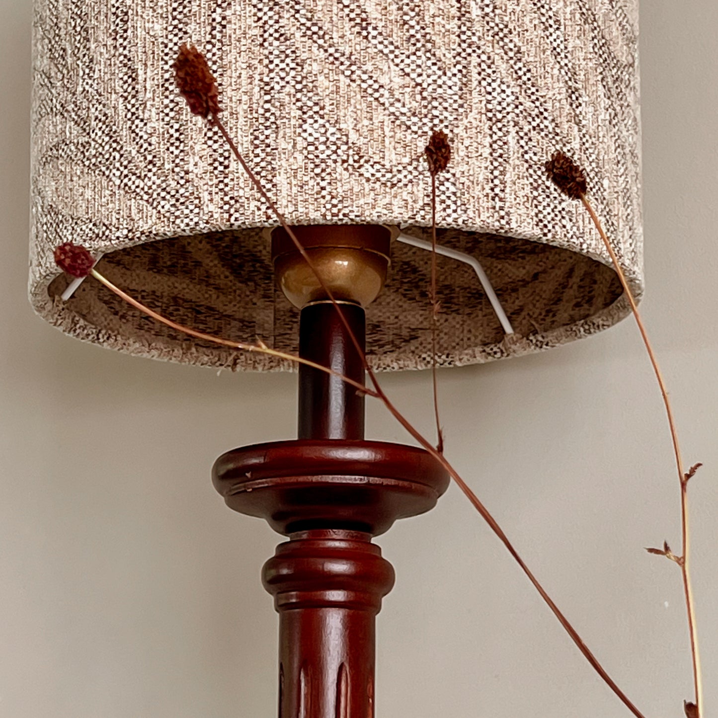 pre-loved - atmospheric table lamp - lampshade leaves - wood