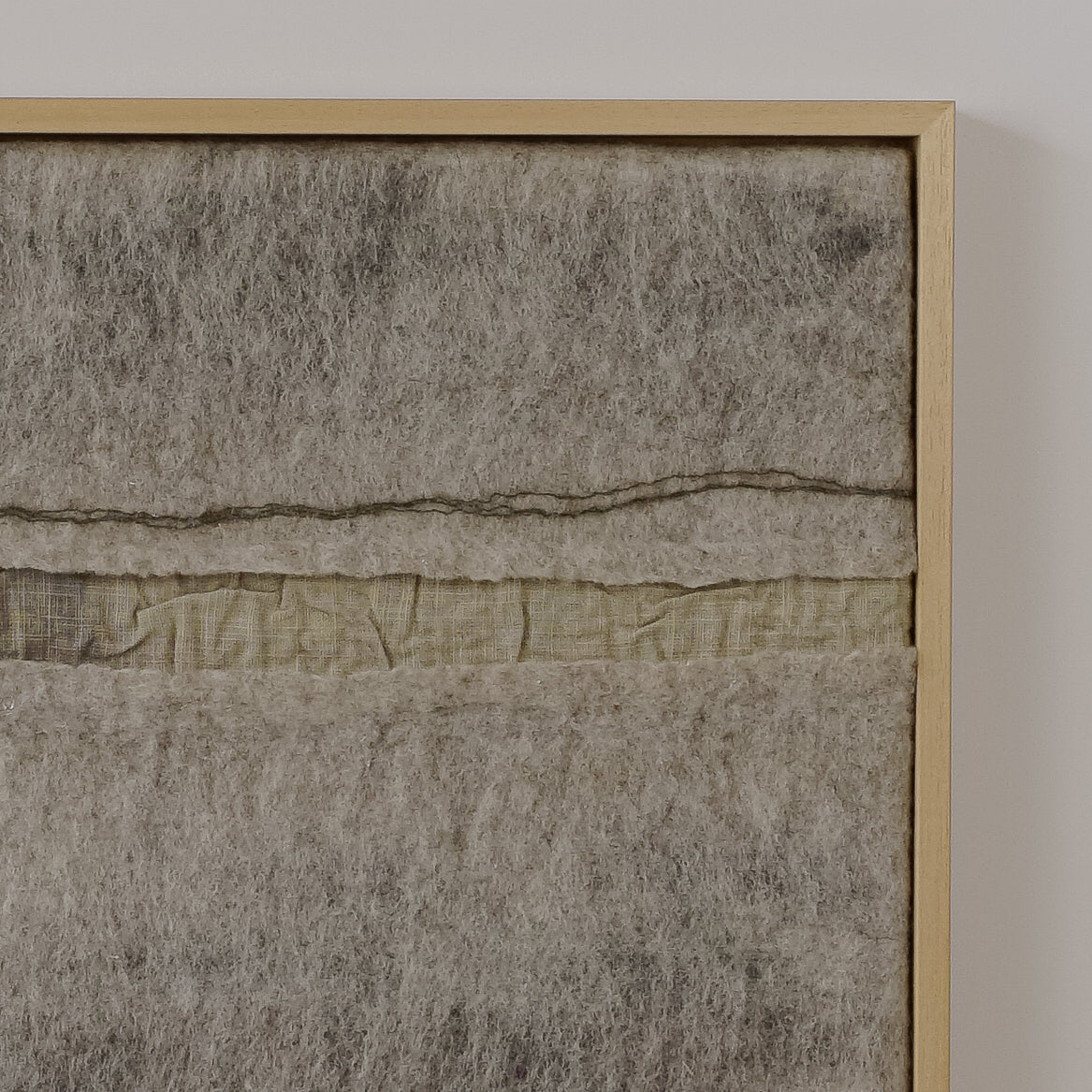 Imperfectus XVI – vilten wandkunst | Vilt & Vlow | 43 × 48 cm
