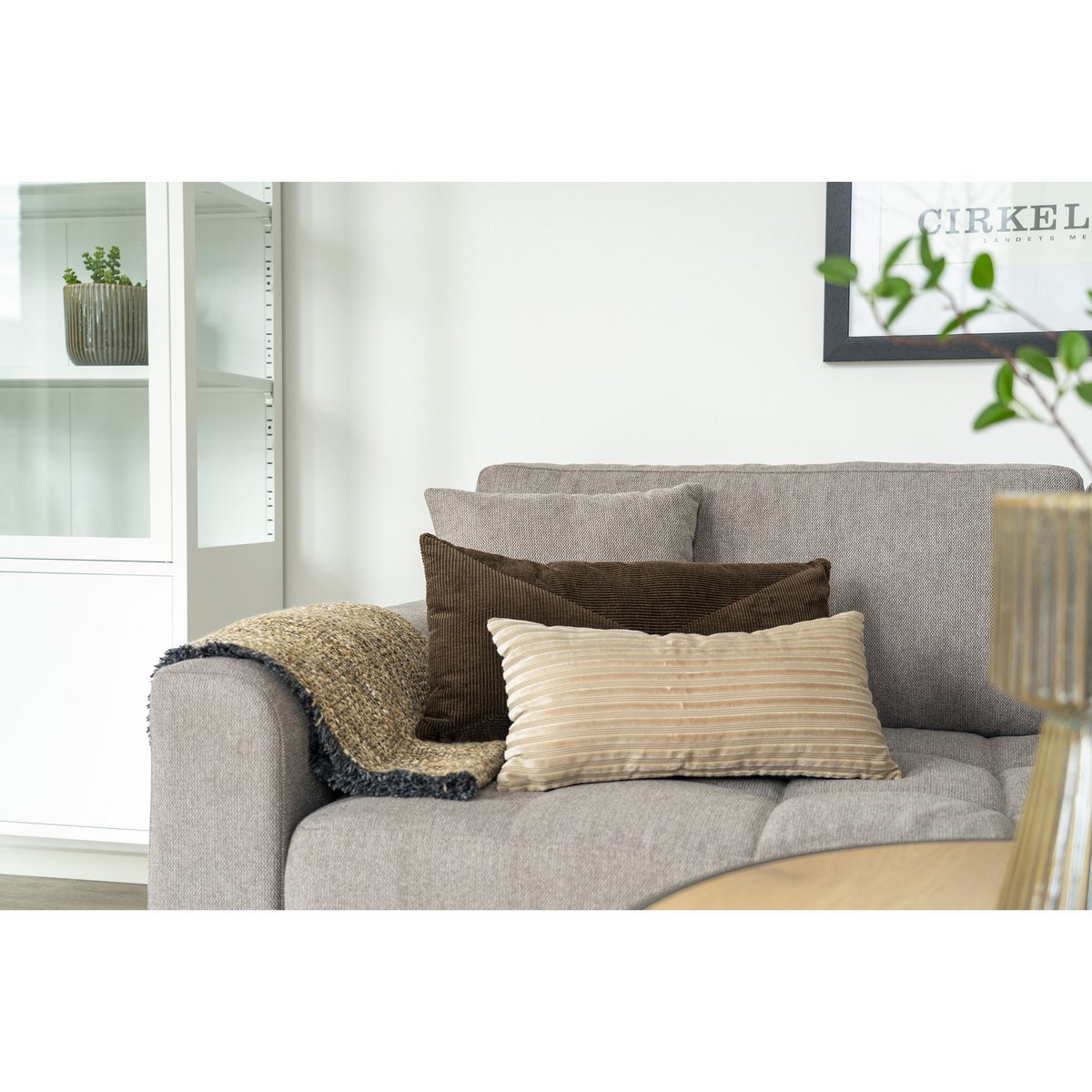 Alburry Kussen - Kussen, beige, polyester, rayon, katoen, 30x60 cm House Nordic ApS