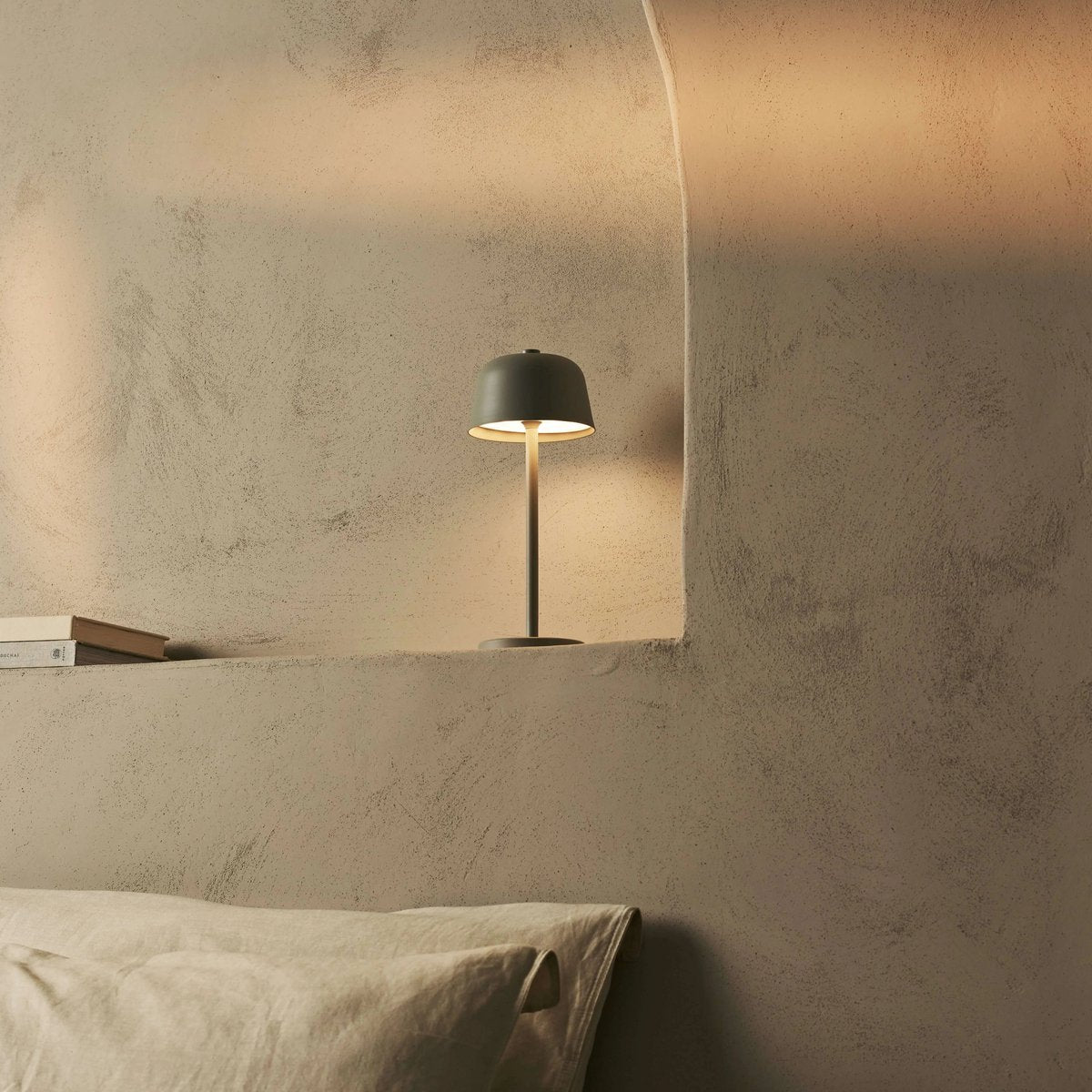 Anton Shadow Gray Oplaadbare tafellamp | Stijlvolle en draadloze verlichting Tavellio - Amsterdam