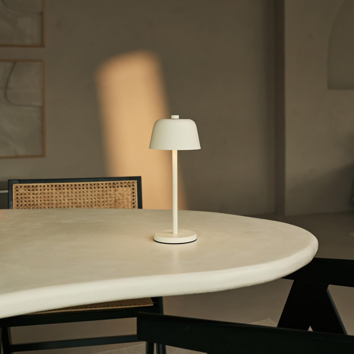 Anton vanille oplaadbare tafellamp | Stijlvolle en draadloze verlichting Tavellio - Amsterdam