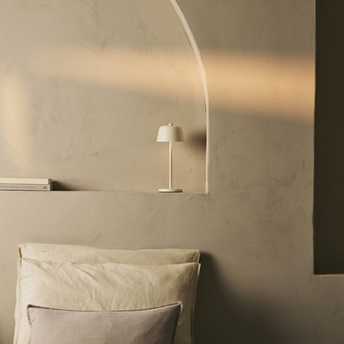 Anton vanille oplaadbare tafellamp | Stijlvolle en draadloze verlichting Tavellio - Amsterdam