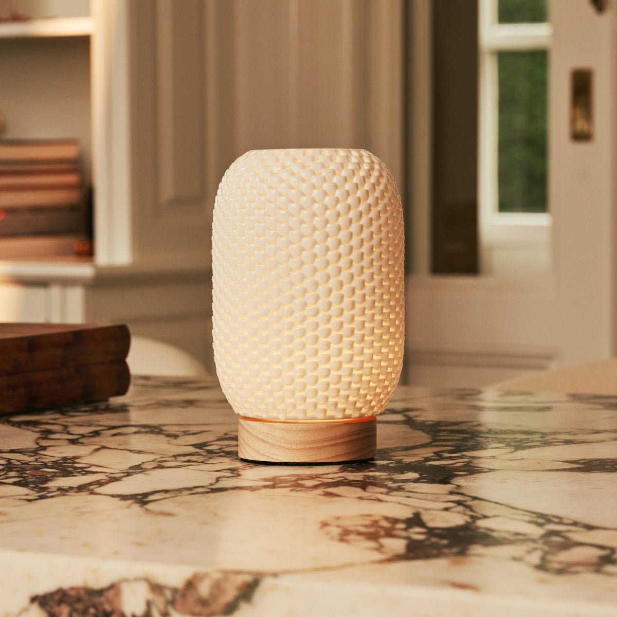 Aurora lichtbruine draadloze tafellamp in 3D-geprinte porselein-oplaadbaar, dimbaar en tot 100 uur licht Tavellio - Amsterdam