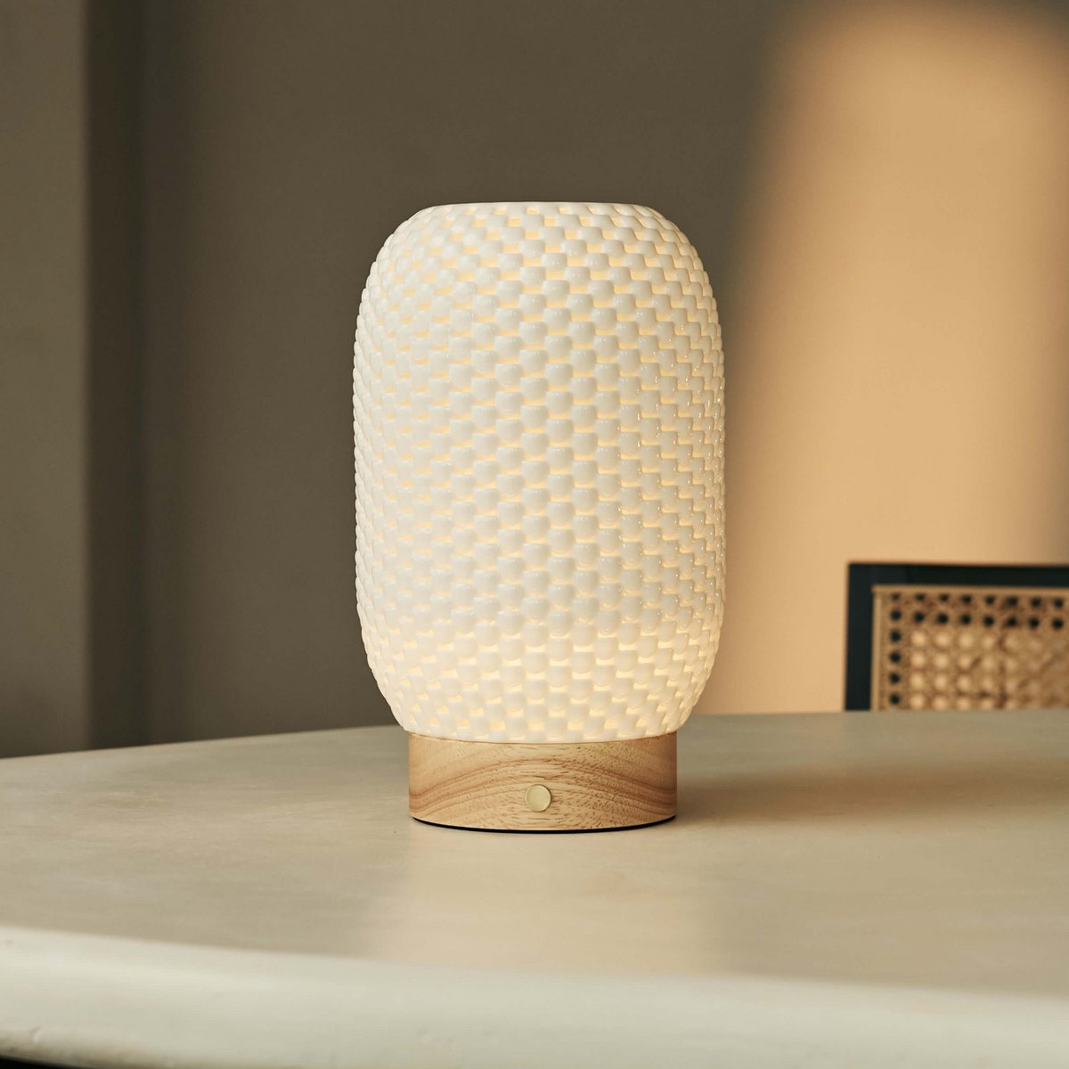 Aurora lichtbruine draadloze tafellamp in 3D-geprinte porselein-oplaadbaar, dimbaar en tot 100 uur licht Tavellio - Amsterdam