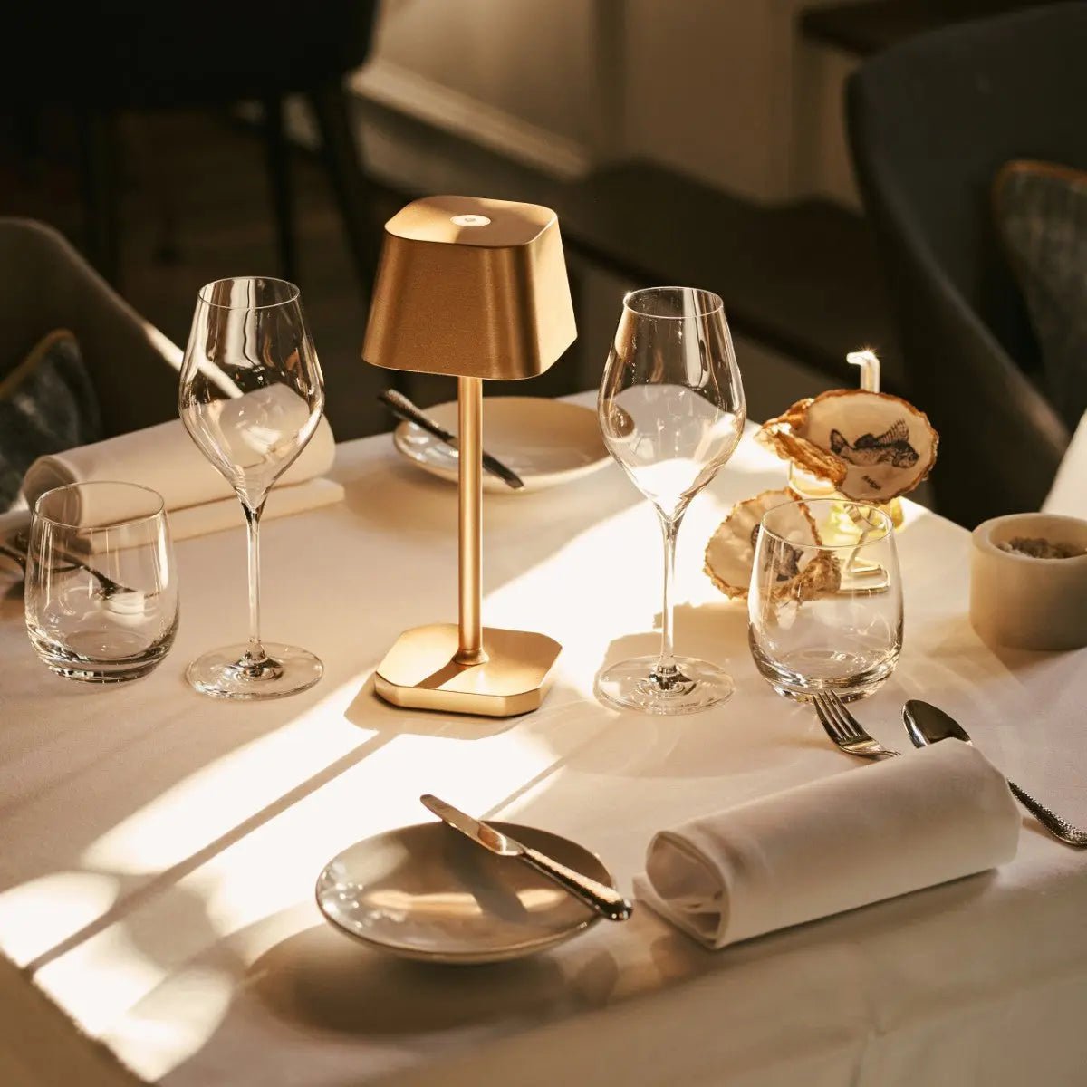 Ava Goud Oplaadbare Tafellamp | Draadloos, dimbaar en stijlvol Tavellio - Amsterdam