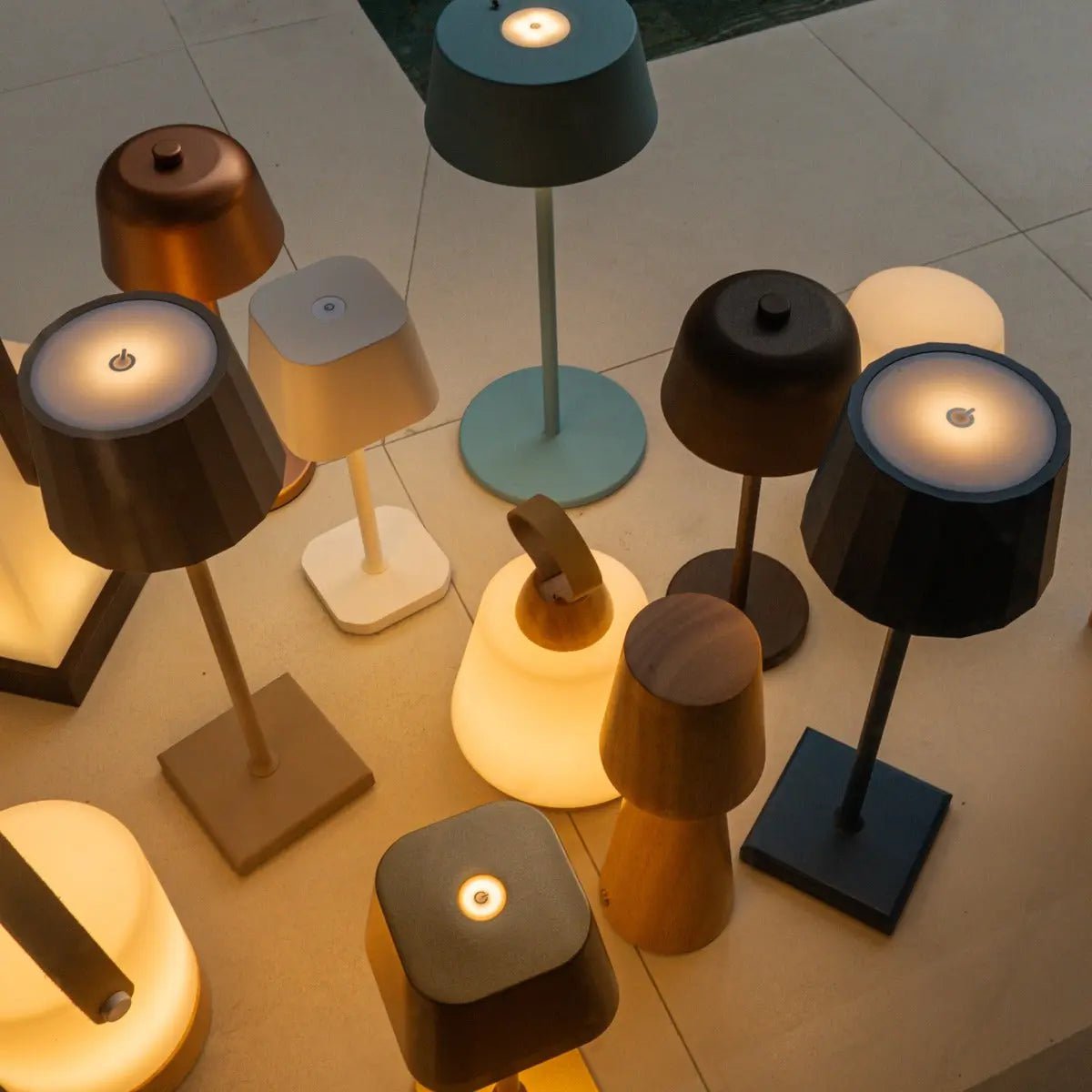 Ava witte oplaadbare tafellamp – stijlvolle, draadloze en dimbare verlichting Tavellio - Amsterdam