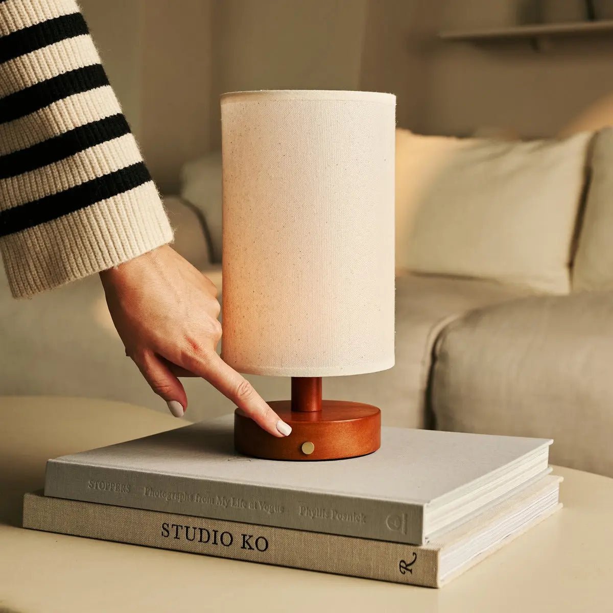 Ben Kastanjebruine houten tafellamp – Oplaadbaar, dimbaar, USB-C-voeding Tavellio - Amsterdam