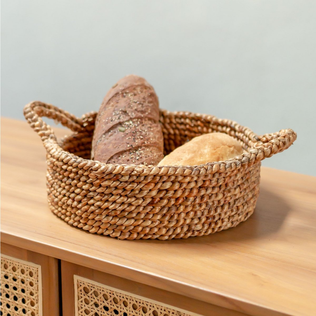 Broodmand | Kleine ronde mand | Decoratieve geweven opbergmand van waterhyacint JAWAH (2 maten) Soeji