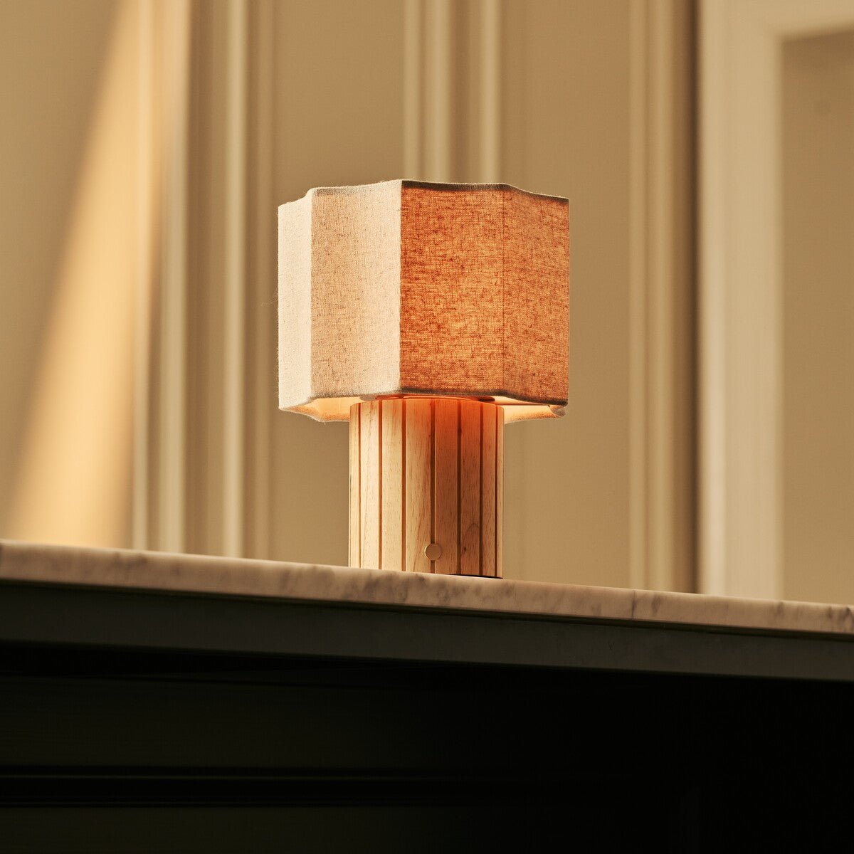 Channa Lichtbruine Oplaadbare Tafellamp | Linnenmix, stijlvol en functioneel Tavellio - Amsterdam