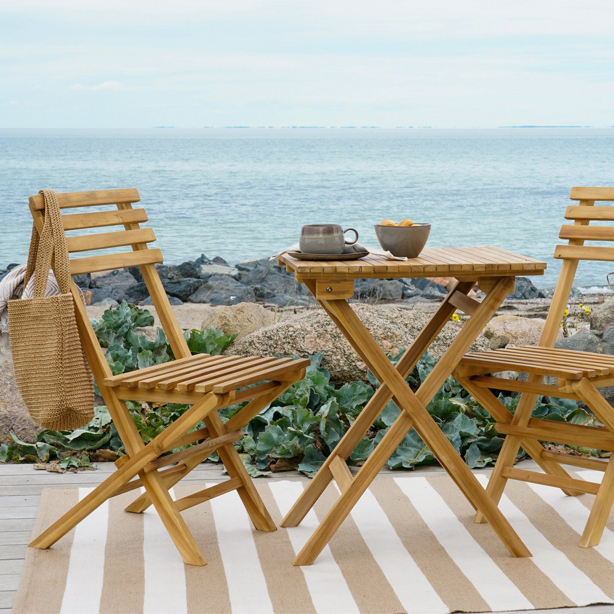 Cuenca Caféset - Caféset, 2 stoelen en 1 tafel, teakhout, naturel House Nordic ApS