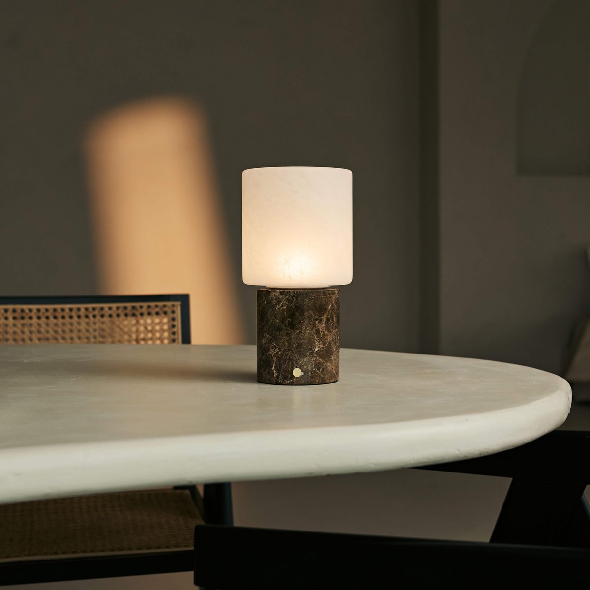 Cuyp Brown / Emperador Dark - Marble Laidable Table Lamp - Draadloos, USB -oplaadbaar en maximaal 100 uur looptijd Tavellio - Amsterdam