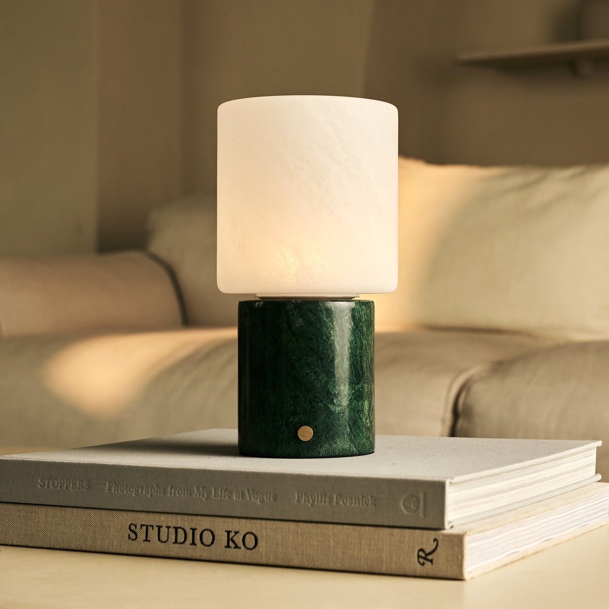 Cuyp Green / Verde Alpi - Marmeren oplaadbare tafellamp - Draadloos, USB -oplaadbaar en maximaal 100 uur runtime Tavellio - Amsterdam