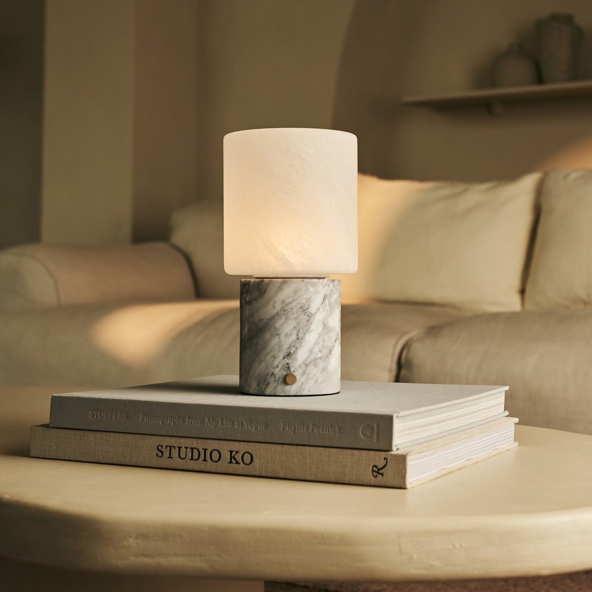 Cuyp White / Bianco Statuarietto - Marmeren oplaadbare tafellamp - draadloos, USB oplaadbaar en tot 100 uur runtime Tavellio - Amsterdam