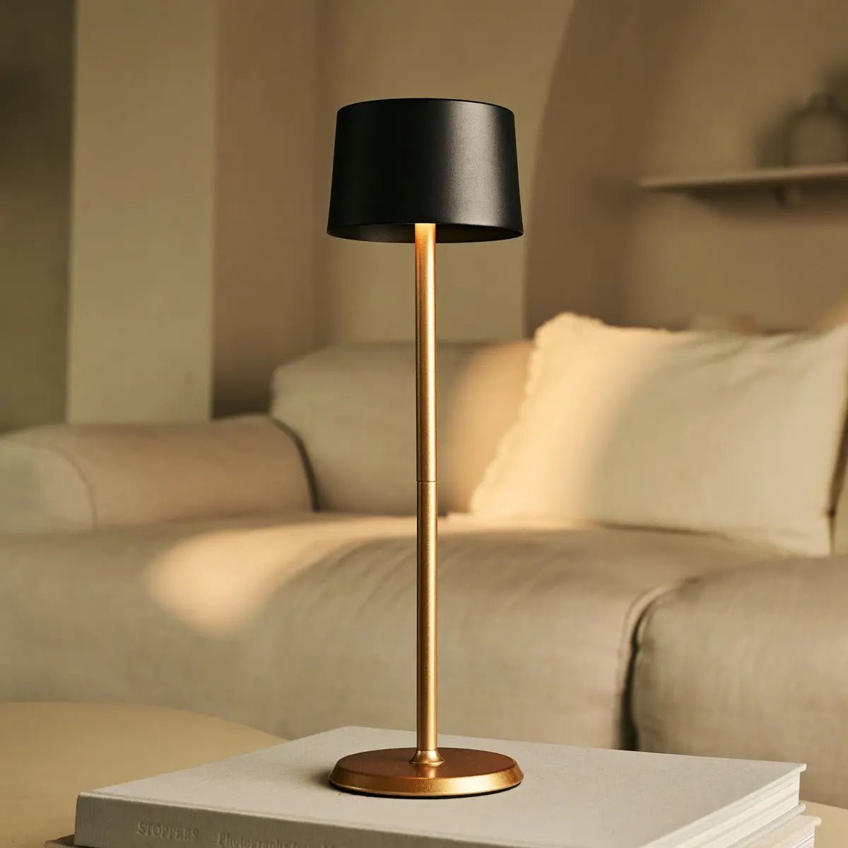 David Black & Gold oplaadbare tafellamp 2 op 1 met verstelbare hoogte - dimbaar en draadloos met 120 uur batterij Tavellio - Amsterdam