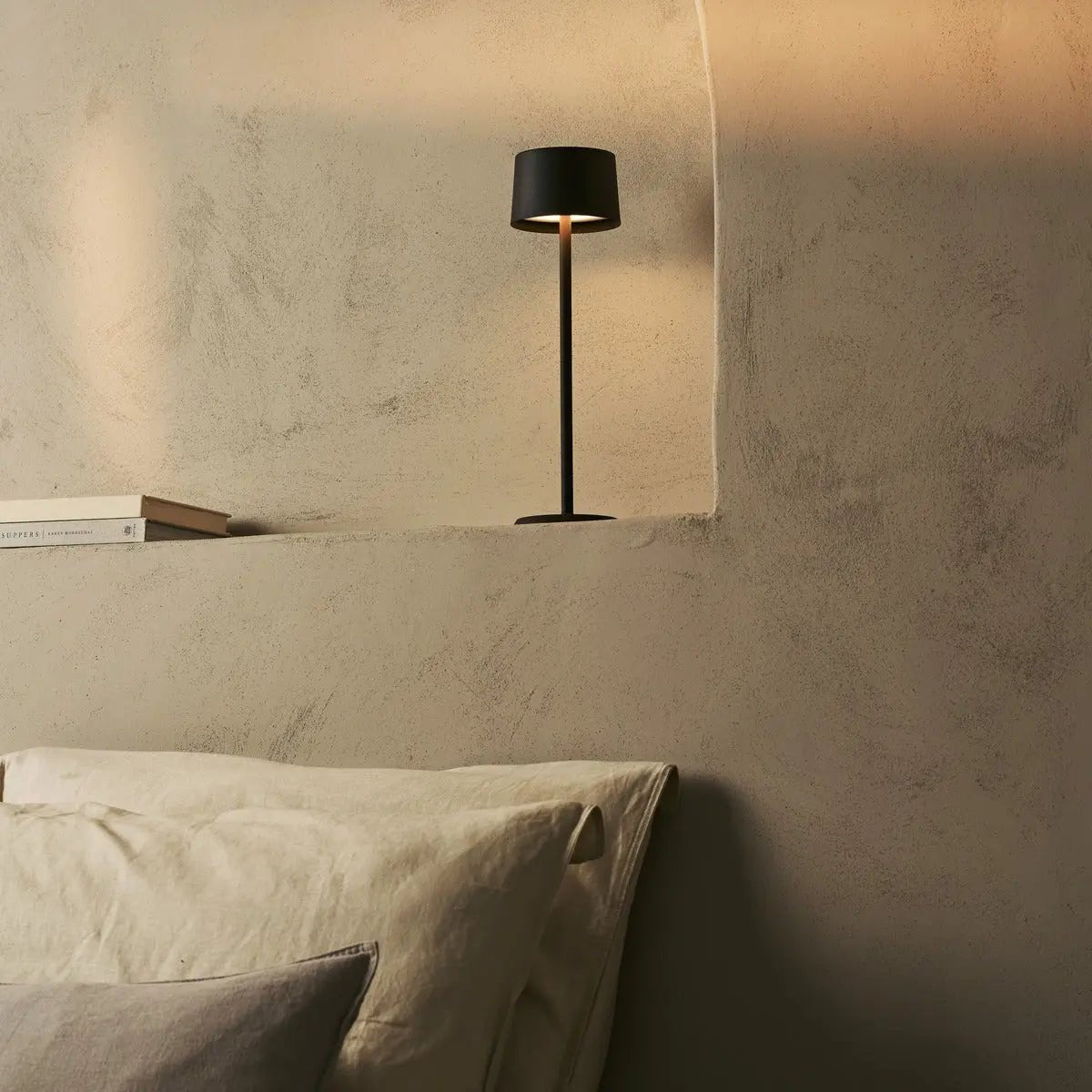 David Mocha Brown oplaadbare tafellamp 2 in 1 met verstelbare hoogte - dimpelbaar en draadloos met 120 uur batterij Tavellio - Amsterdam