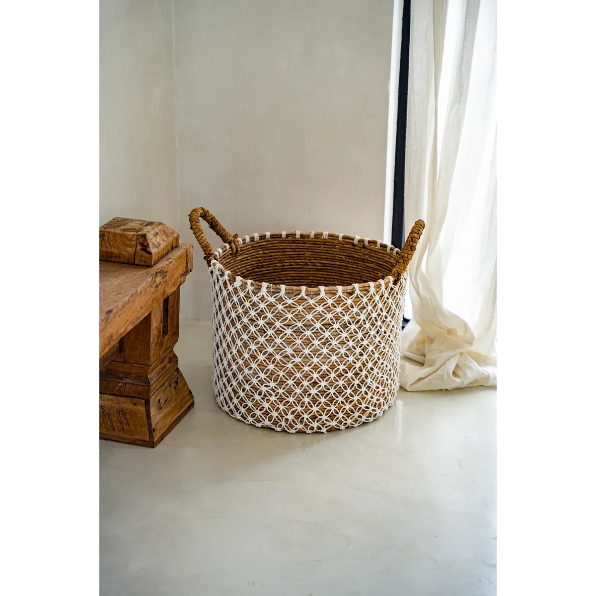De gekruiste gestikte macrame -mand - l Bazar Bizar Living