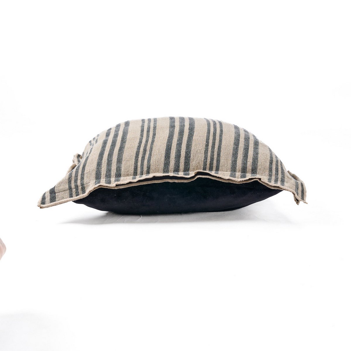 De Nordic Stripe Kussenhoes - Natuurlijk Zwart - 50x50 Bazar Bizar Living