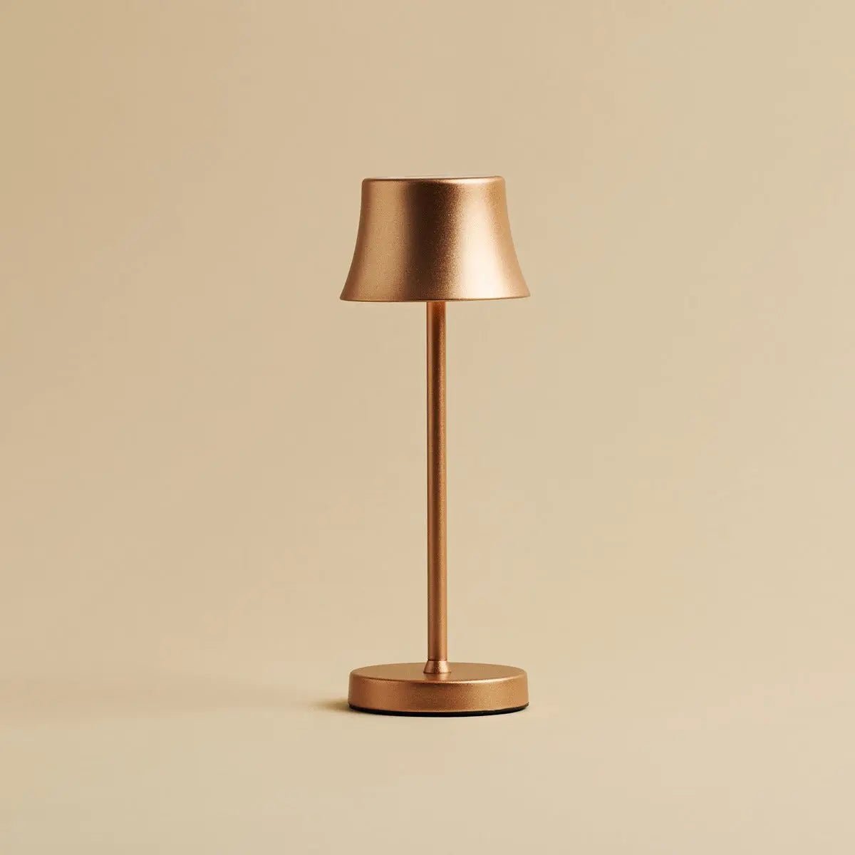 De Pijp Mini koper oplaadbare tafellamp - Draadloos opladen, dimbare lamp en 3 lichte kleuren Tavellio - Amsterdam