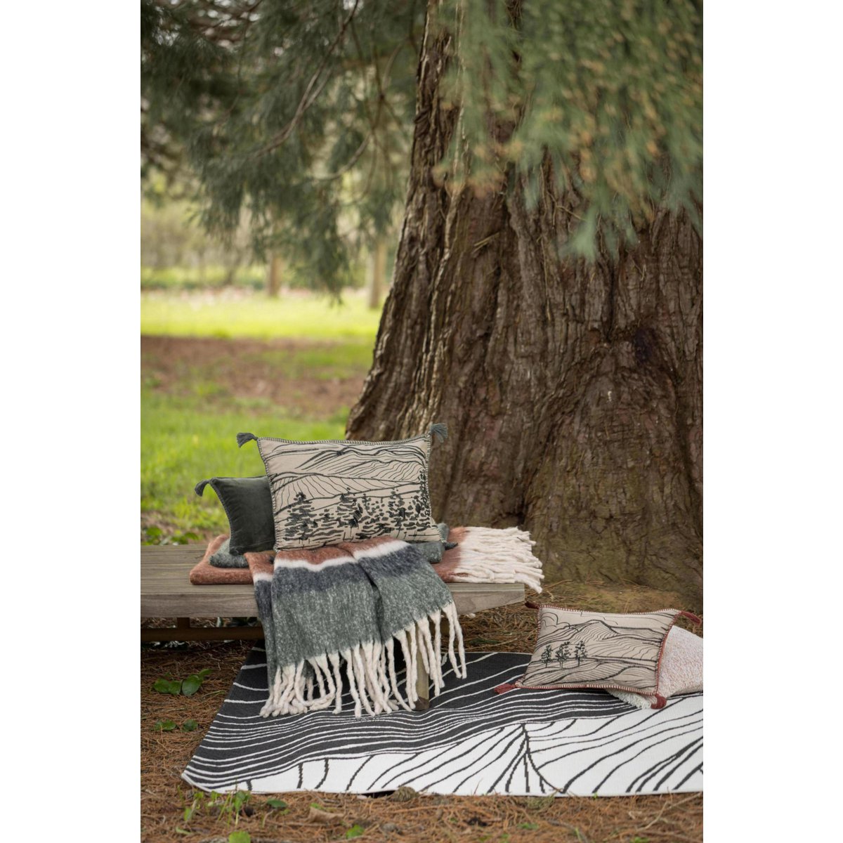 Dusko Tijm geborduurd kussen 40 x 65 VIVARAISE