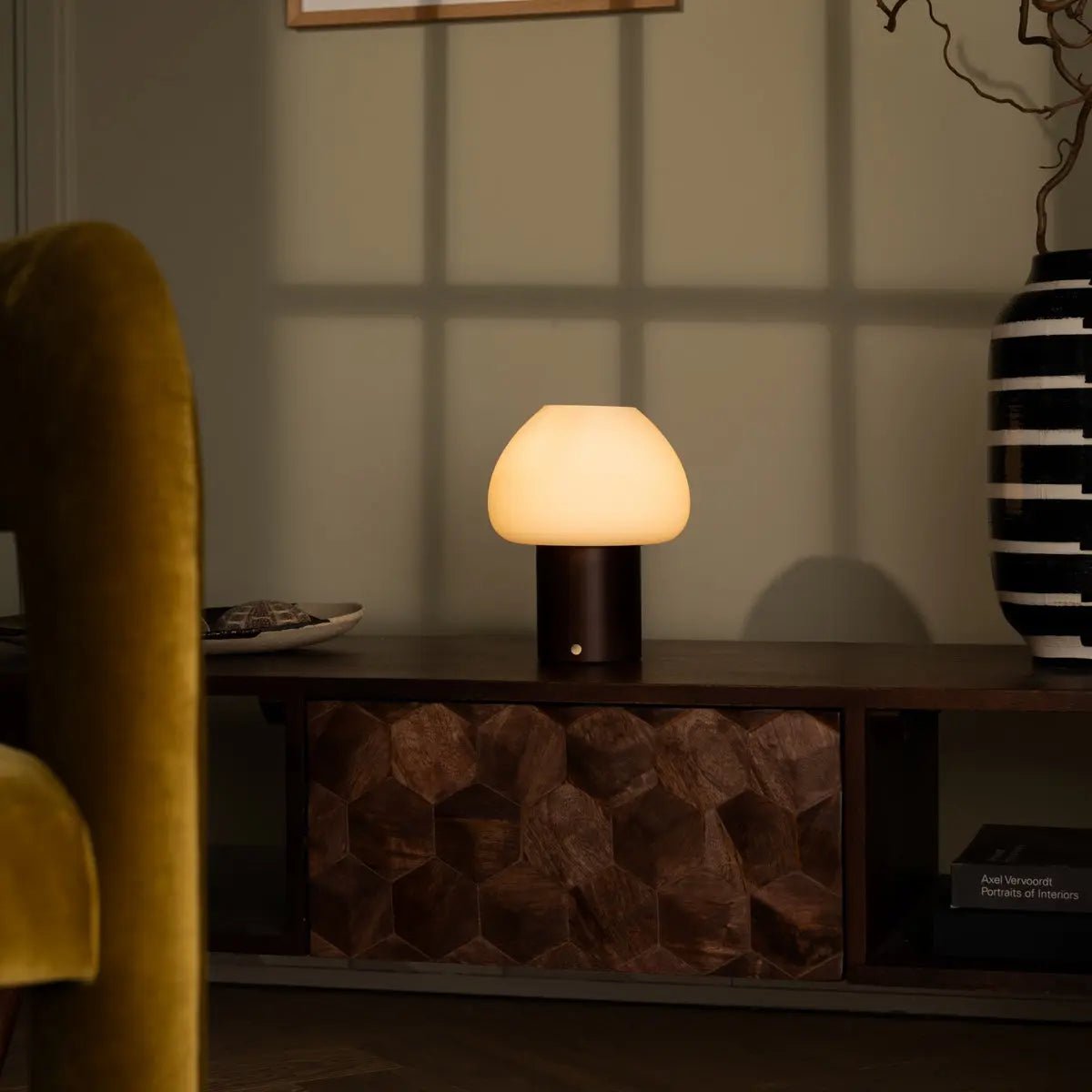 Fynn Donkerbruine Houten Lamp – Oplaadbaar & Dimbaar Licht Tavellio - Amsterdam