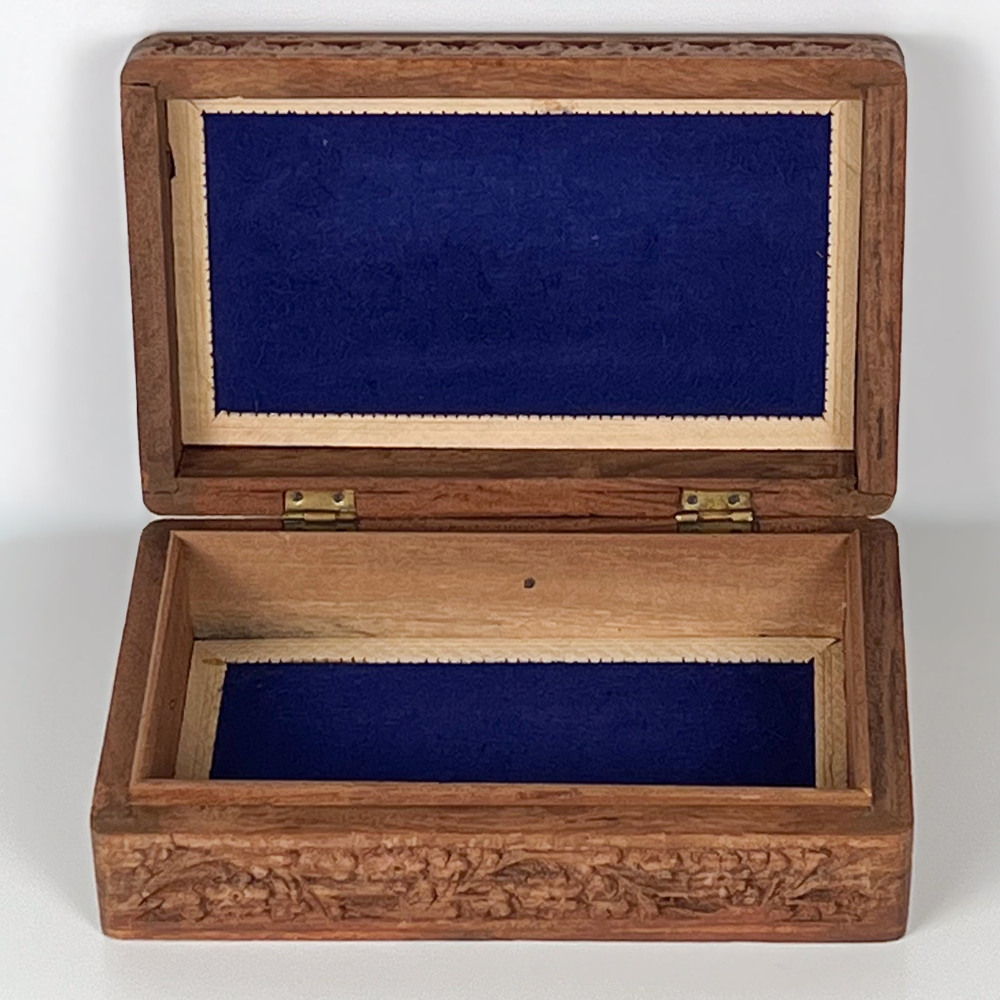 handgesneden houten bewaardoos – vintage - pre-loved Noii HOME