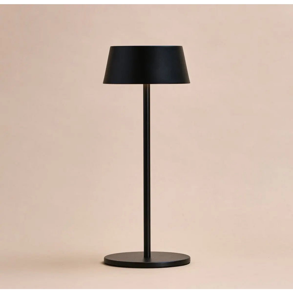 Hugo Midnight Black oplaadbare tafellamp - dimbaar, stijlvol en draadloos Tavellio - Amsterdam