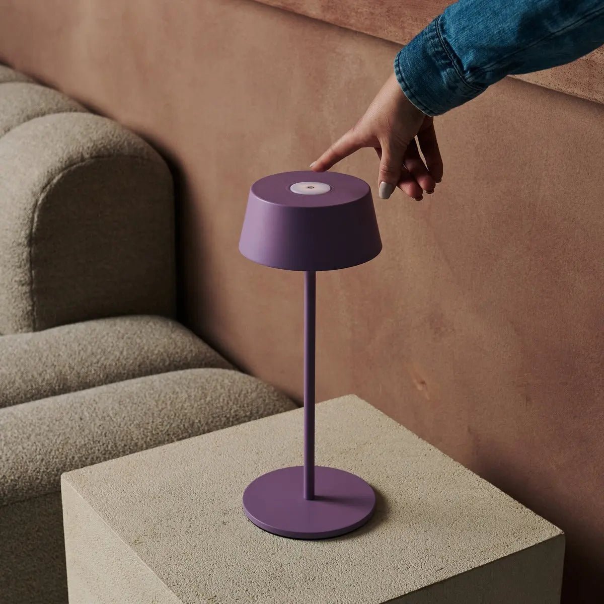 Hugo Violet Lila Oplaadbare Tafellamp | Stijlvolle, dimbare lamp en draadloos Tavellio - Amsterdam