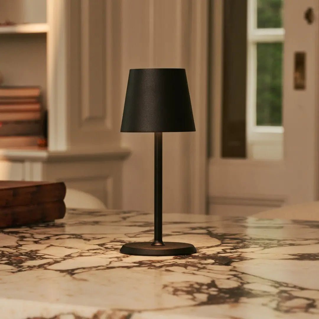 James Black oplaadbare ijzeren tafellamp – draadloos, dimbaar en elegant Tavellio - Amsterdam