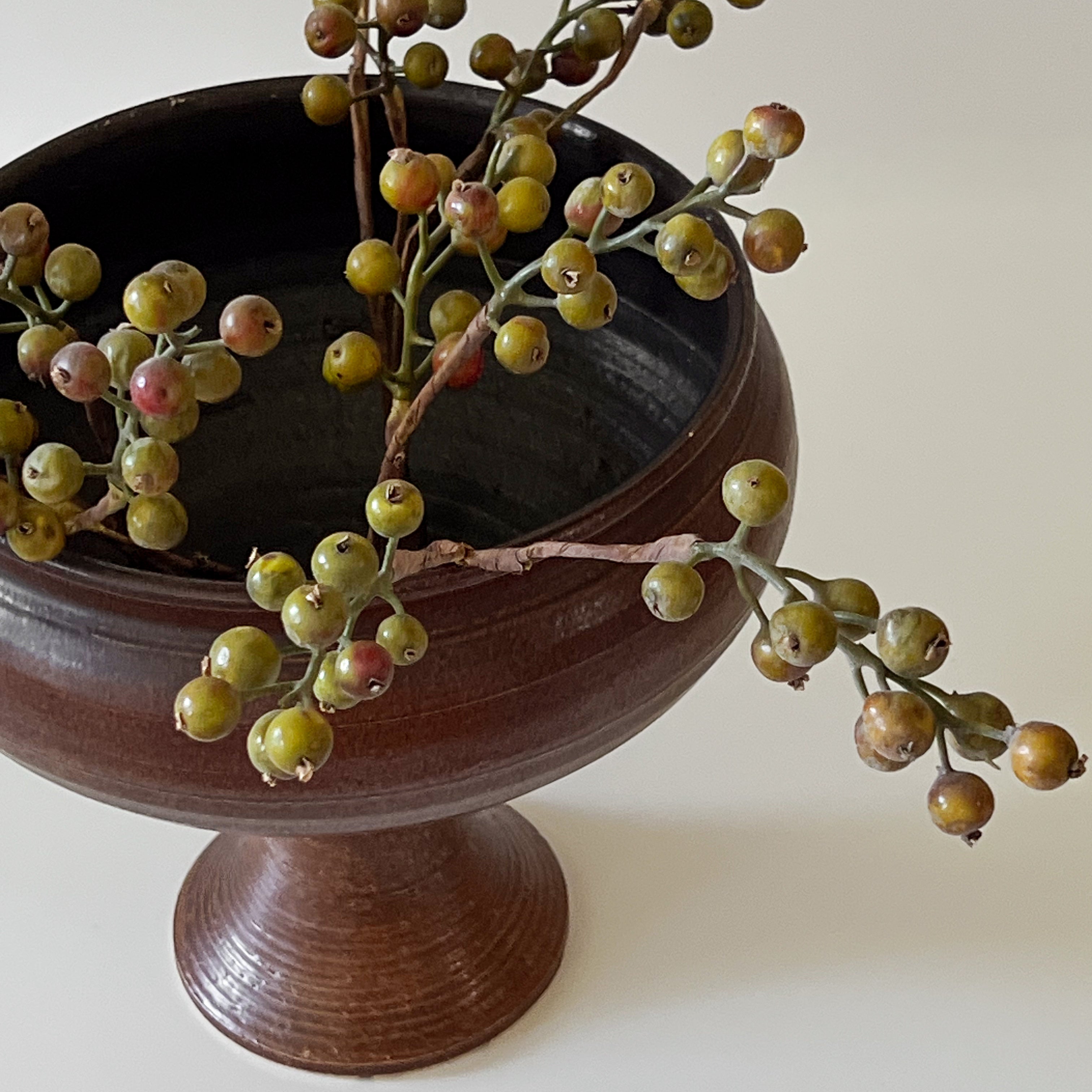 keramieken pot op voet – warm bruin glazuur – pre-loved Noii HOME