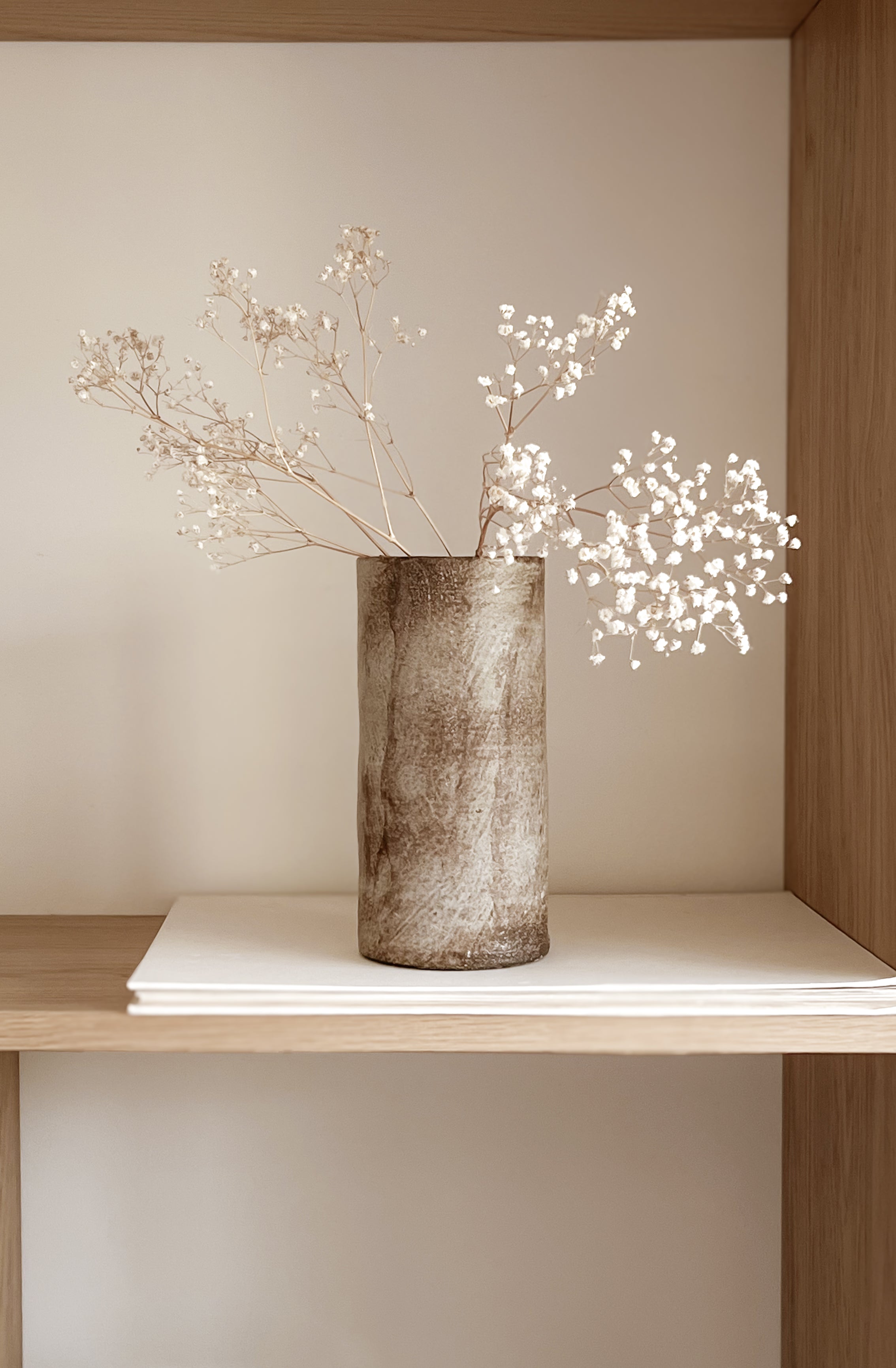 keramische vaas in aardetinten – cilindervorm – pre-loved Noii HOME