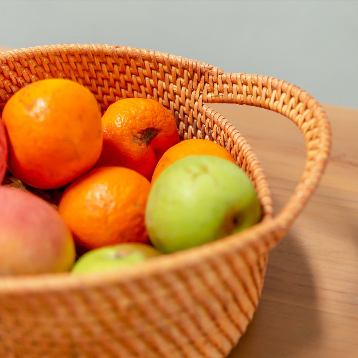 Kleine rotan opbergmand Decoratieve mand SUWARI (2 maten), geweldig als Breasmand of fruitschaal Soeji