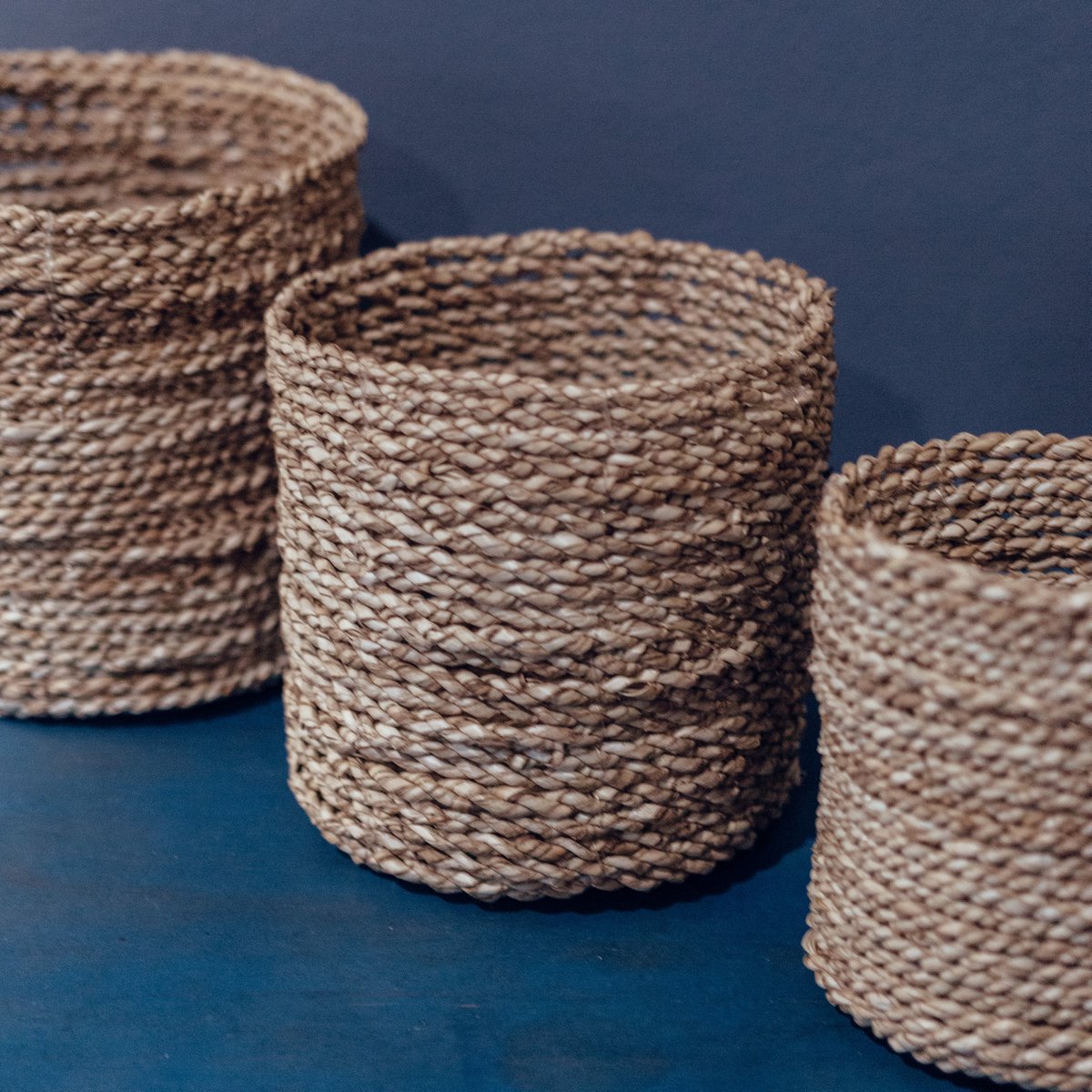 Kleine Zeegras Mand BHINNEKA | Plantenmand | Geweven Boho Mand | Plantenbak | Decoratieve mand | Kleine Opbergmand | Ronde bloemenmand Soeji
