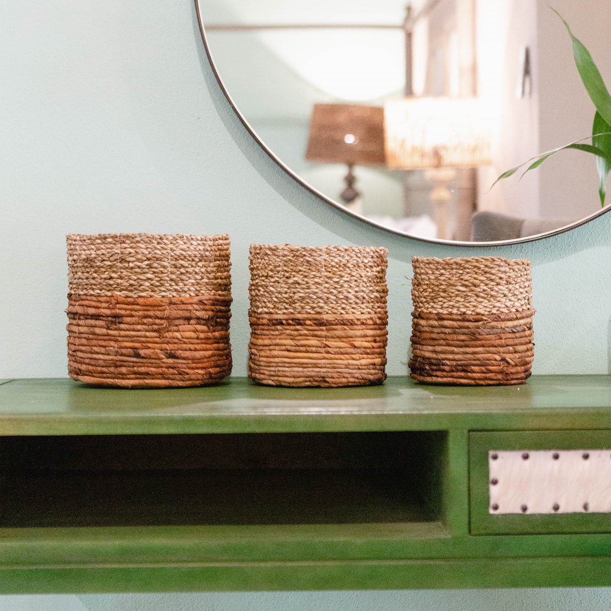 Kleine zeegrasmand BHINNEKA (tweekleurig) | Plantenmand | Kleine opbergmand | Geweven Boho-mand | Plantenbak | Decoratieve mand | Ronde bloemenmand Soeji