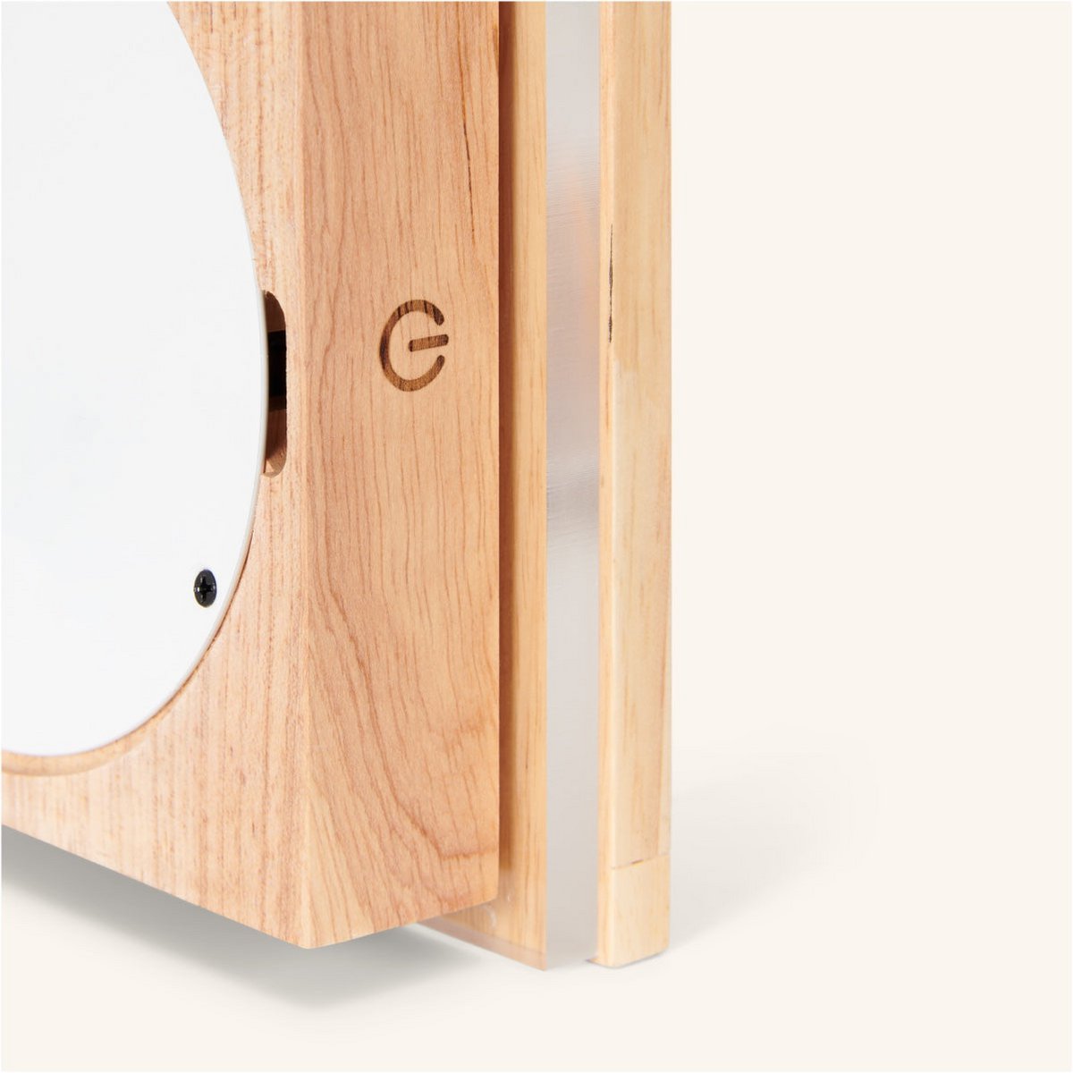 Lane lichtbruine draadloze wandlamp - oplaadbaar, dimbaar, natuurlijk houtlamp Tavellio - Amsterdam