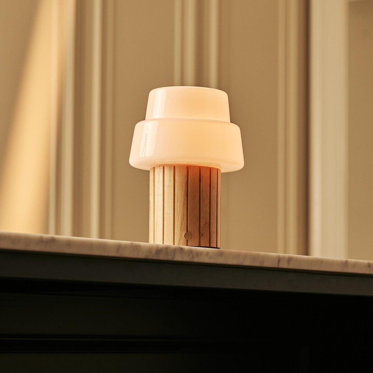 lio lichtbruine oplaadbare tafellamp, tavellio amsterdam Tavellio - Amsterdam