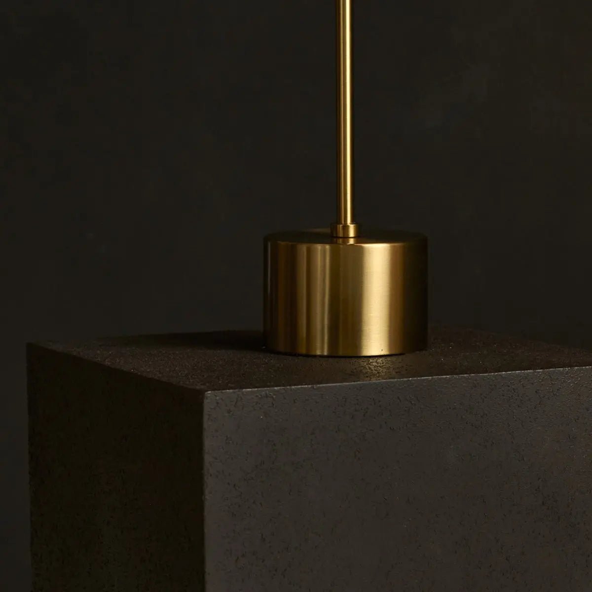 Livia goudkleurige metalen lamp met hout – verstelbare LED, Scandinavisch design voor kantoor en woonkamer Tavellio - Amsterdam