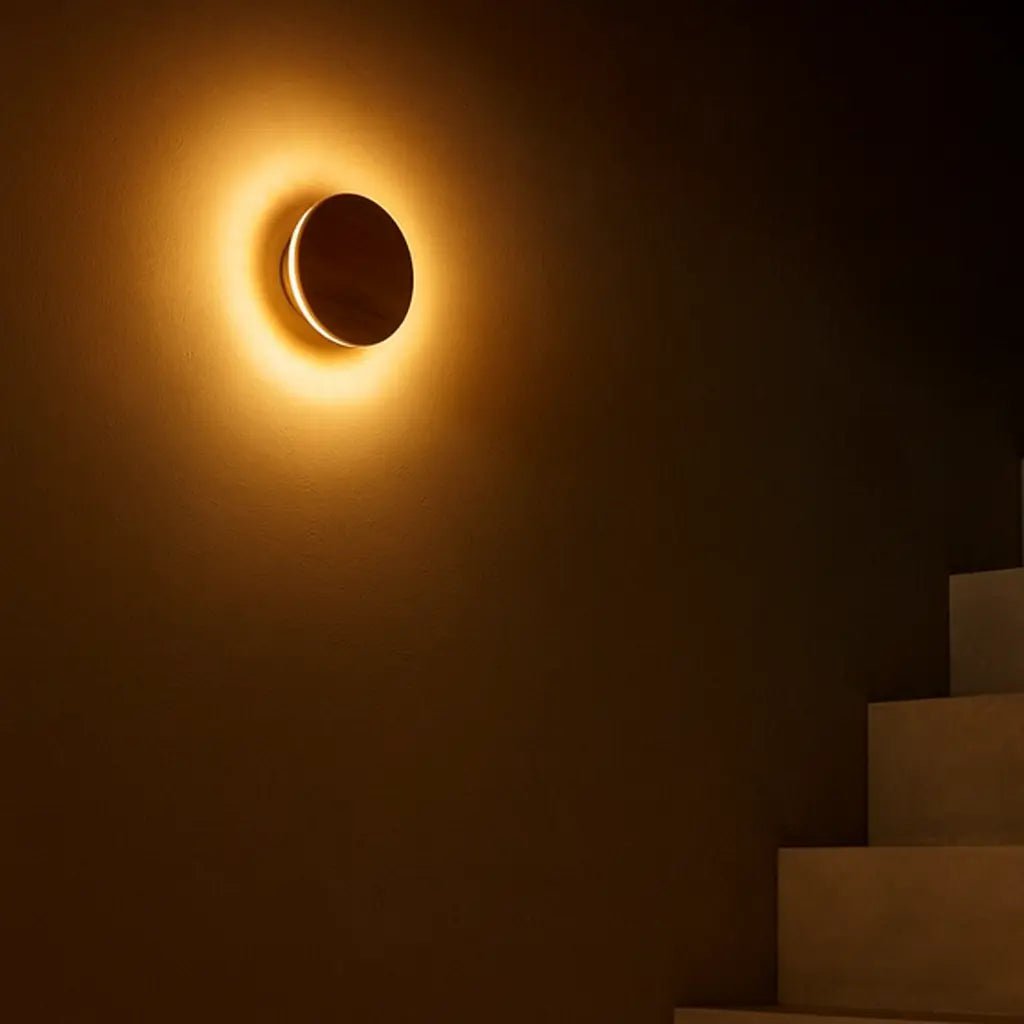 Lou Walnoot Snoerloze Wandlamp | Oplaadbaar en dimbaar met aanraakbediening Tavellio - Amsterdam