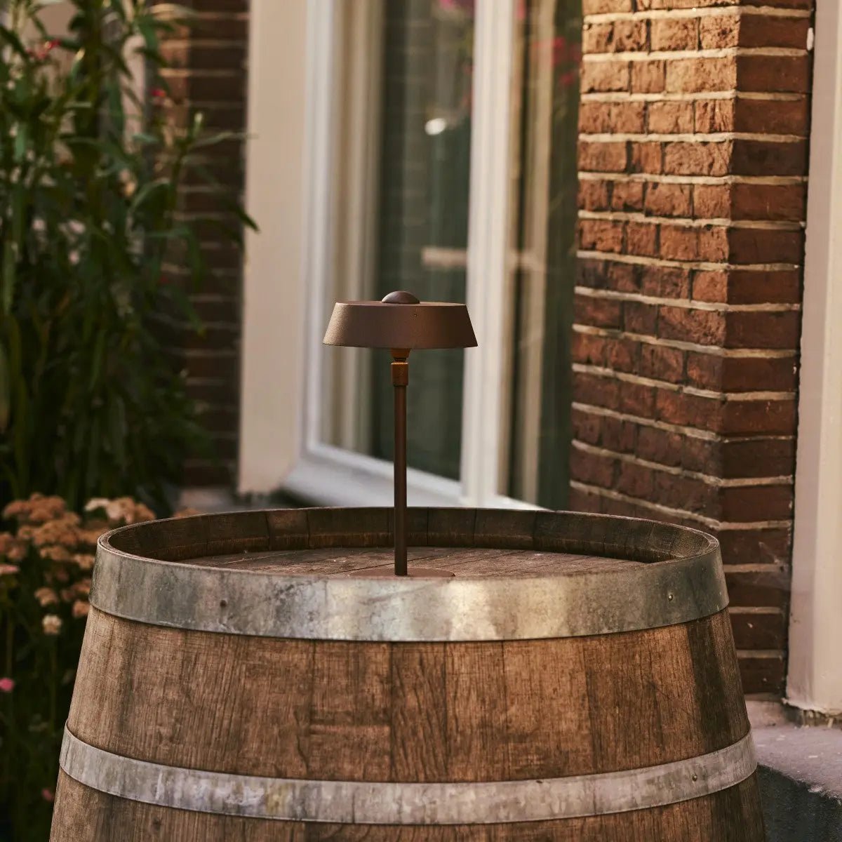 Luca Mocha Brown - USB -oplaadbare lamp L Minimalistisch, speels en dimpelbaar Tavellio - Amsterdam