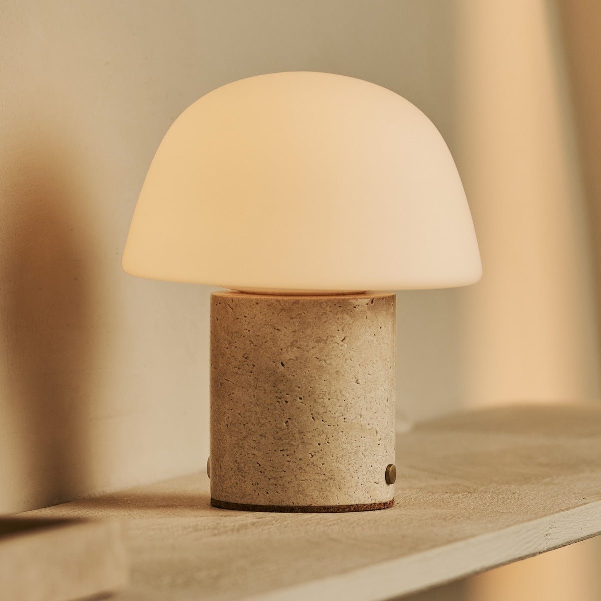 Maes Beige / Travertino Classico - Elegante travertijn oplaadbare tafellamp, tot 100 uur verlichting, stijlvol en functioneel Tavellio - Amsterdam