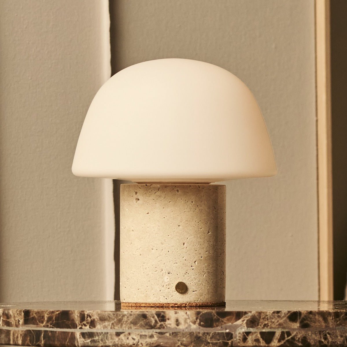 Maes Beige / Travertino Classico - Elegante travertijn oplaadbare tafellamp, tot 100 uur verlichting, stijlvol en functioneel Tavellio - Amsterdam